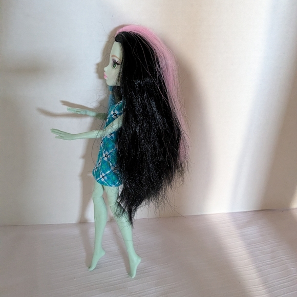Monster High Frankie Stein doll voltageous hair with 2 extensions and brush - Picture 5 of 9